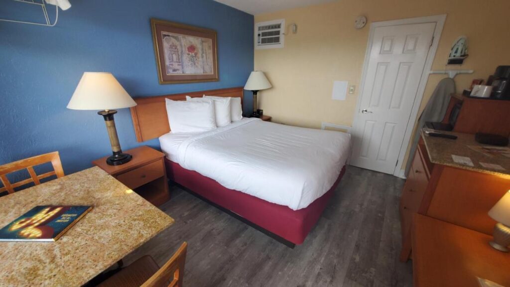 Sandbox Motel - Image 2