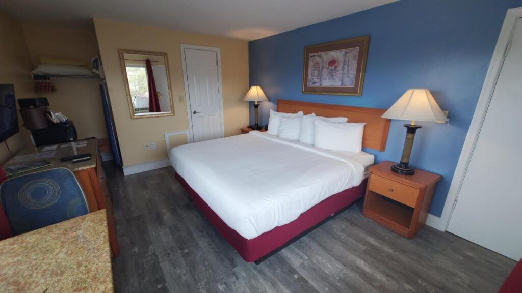 Sandbox Motel - Image 4