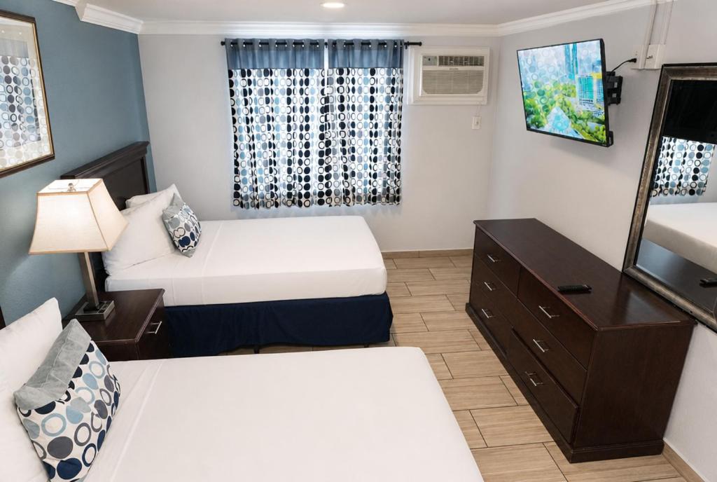 Sunset Beach Hotel - Image 2