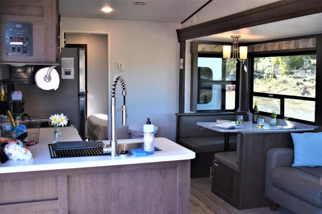 Grand Canyon RV Glamping - Image 5