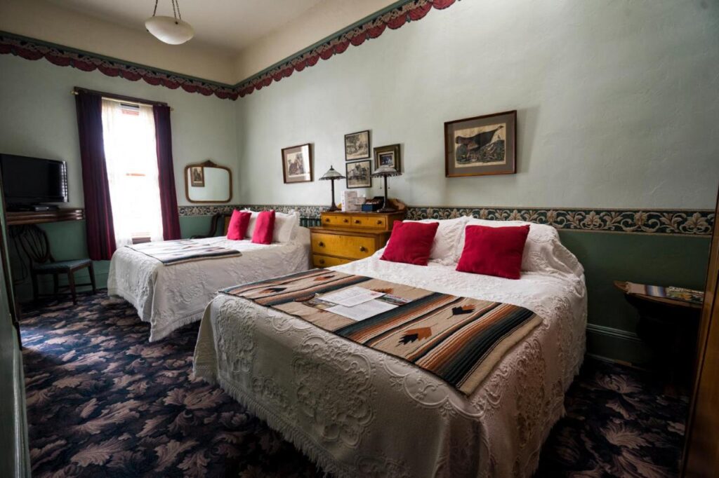 Red Garter Inn - Image 4