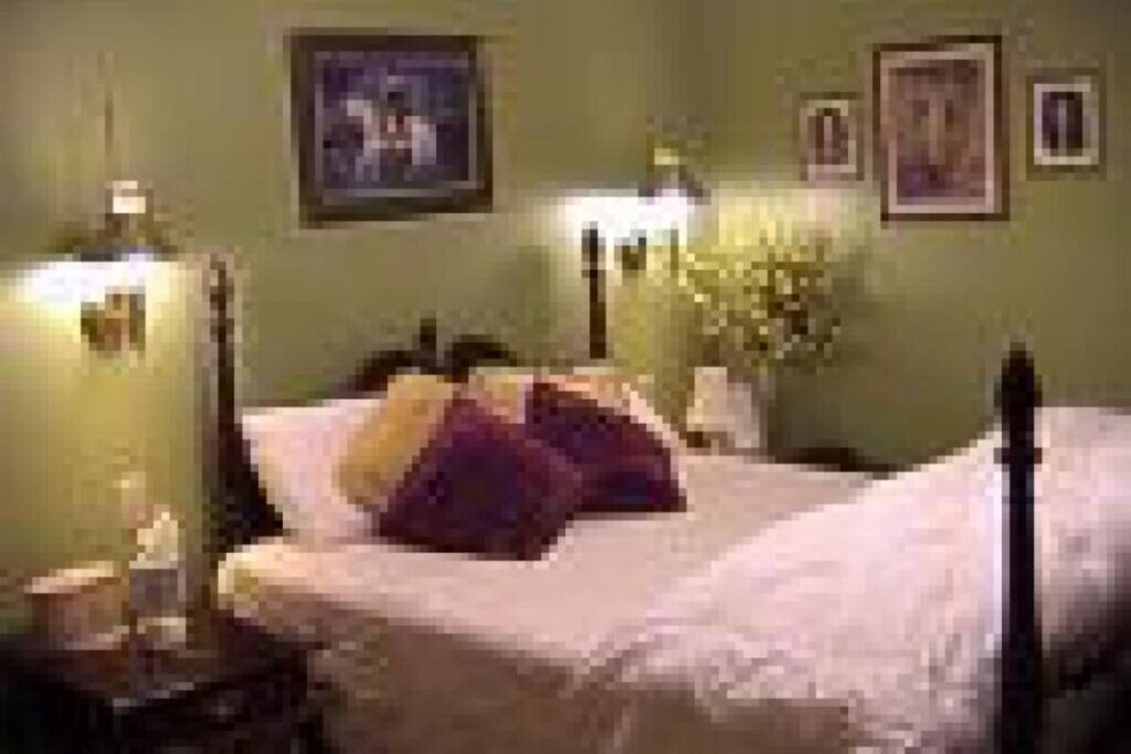 Aldrich House Bed & Breakfast - Image 2