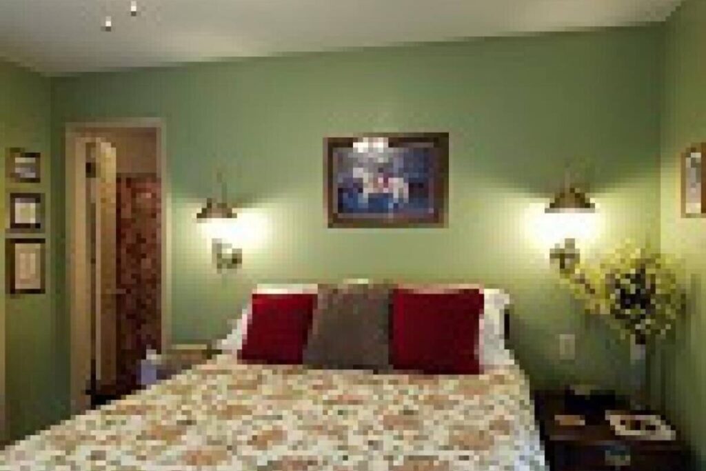 Aldrich House Bed & Breakfast - Image 3