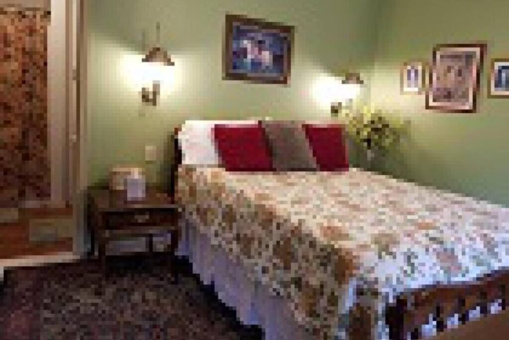 Aldrich House Bed & Breakfast - Image 4
