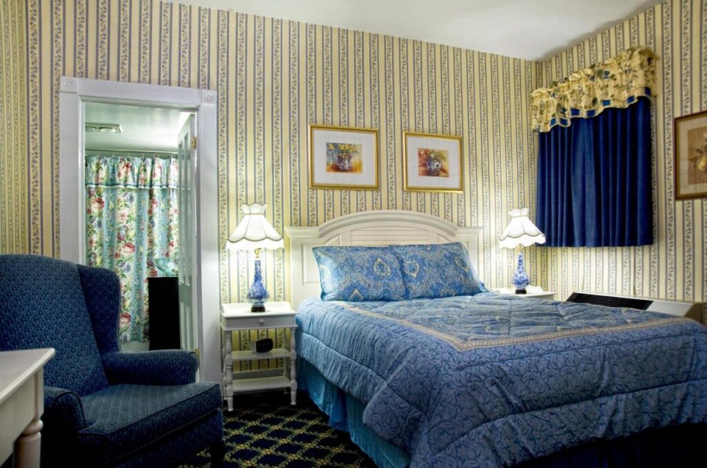 Bar Harbor Manor - Image 2
