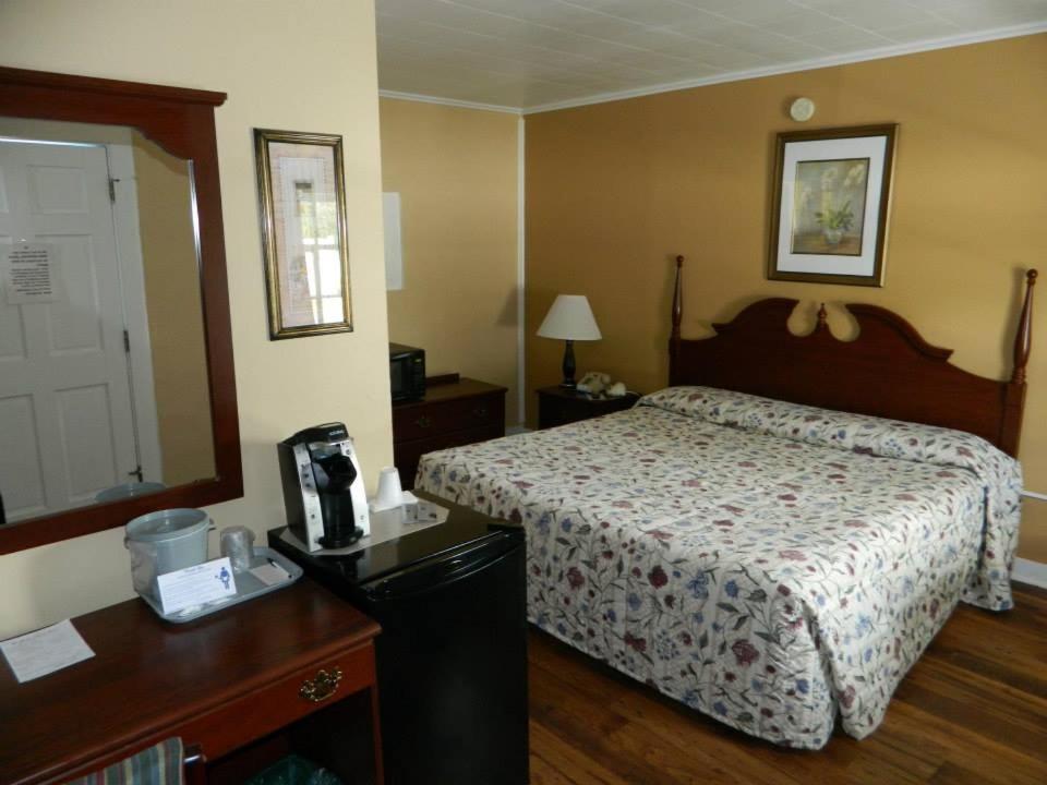 Belle Isle Motel - Image 6