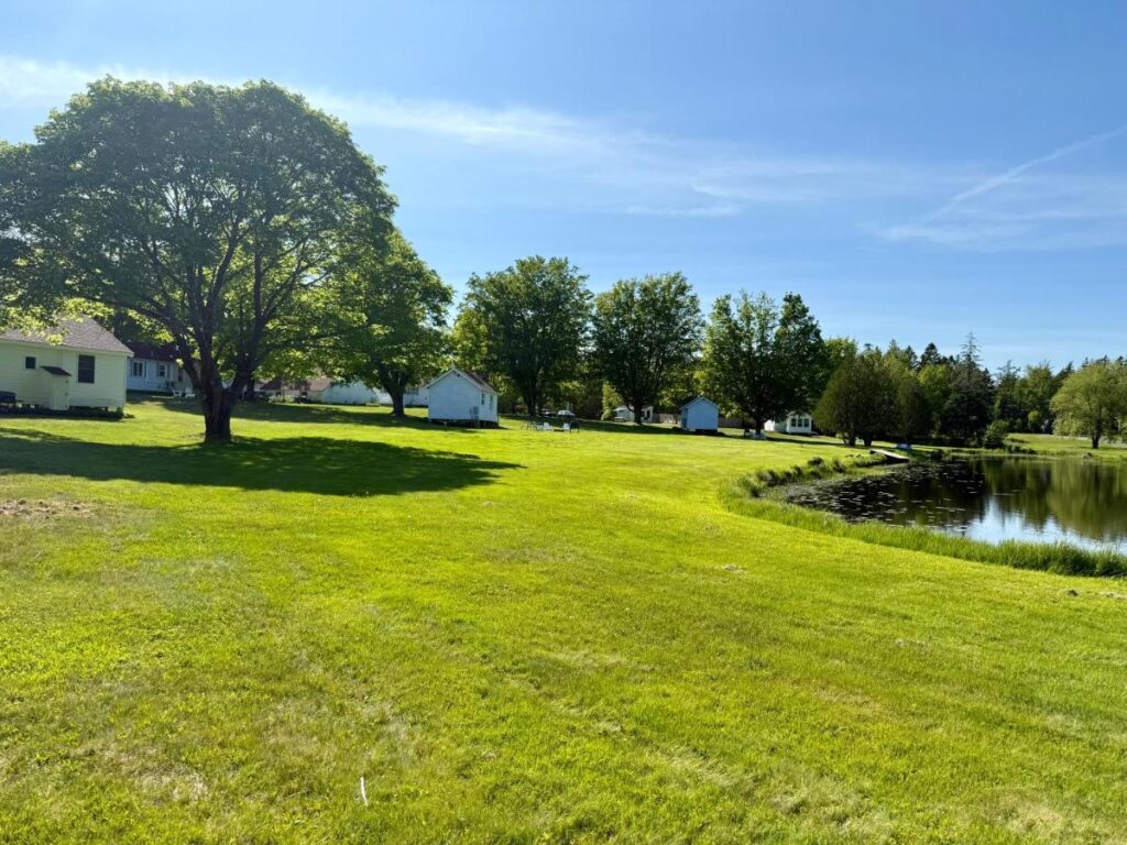 Eden Village Motel and Cottages - Image 2