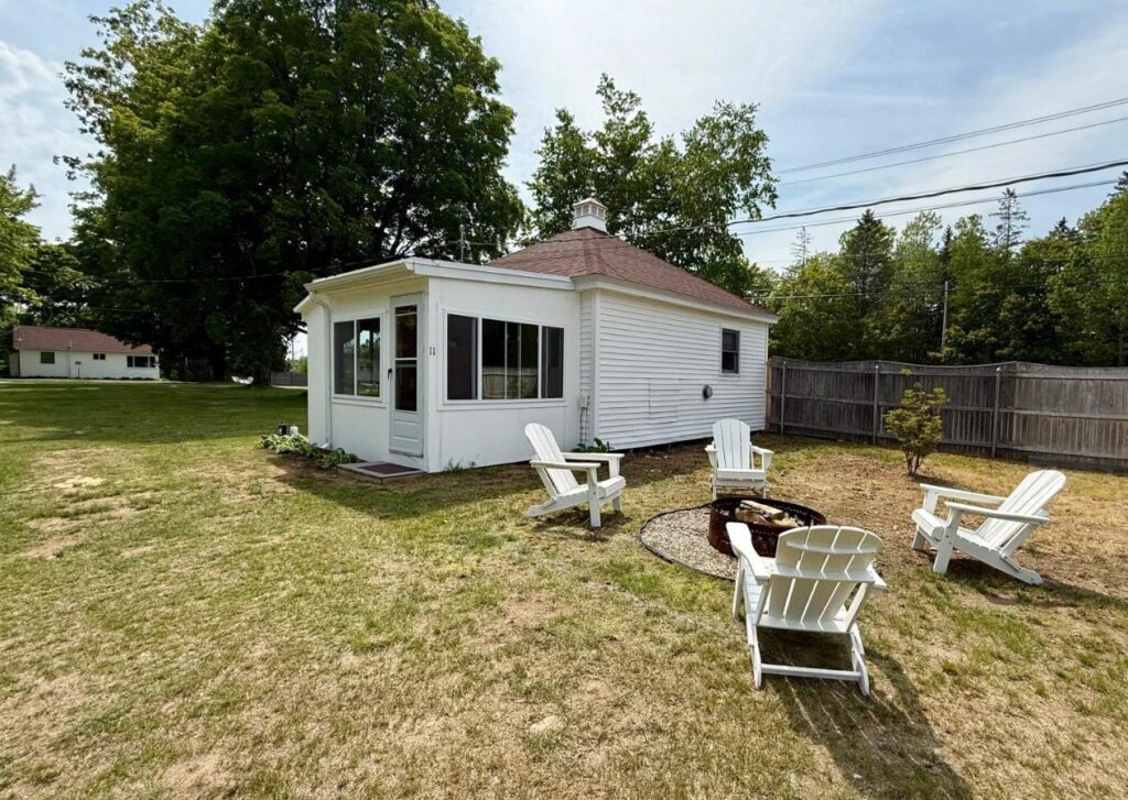 Eden Village Motel and Cottages - Image 3
