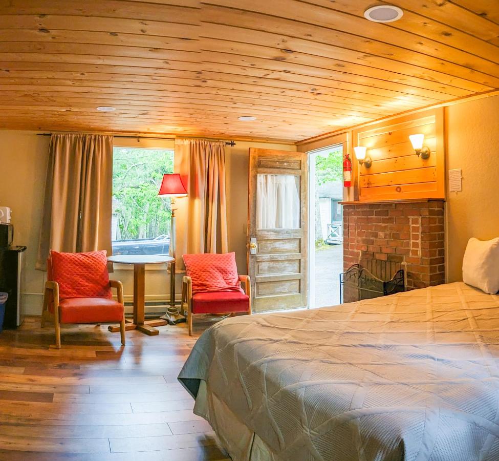 Hinckleys Dreamwood Cottages - Image 6