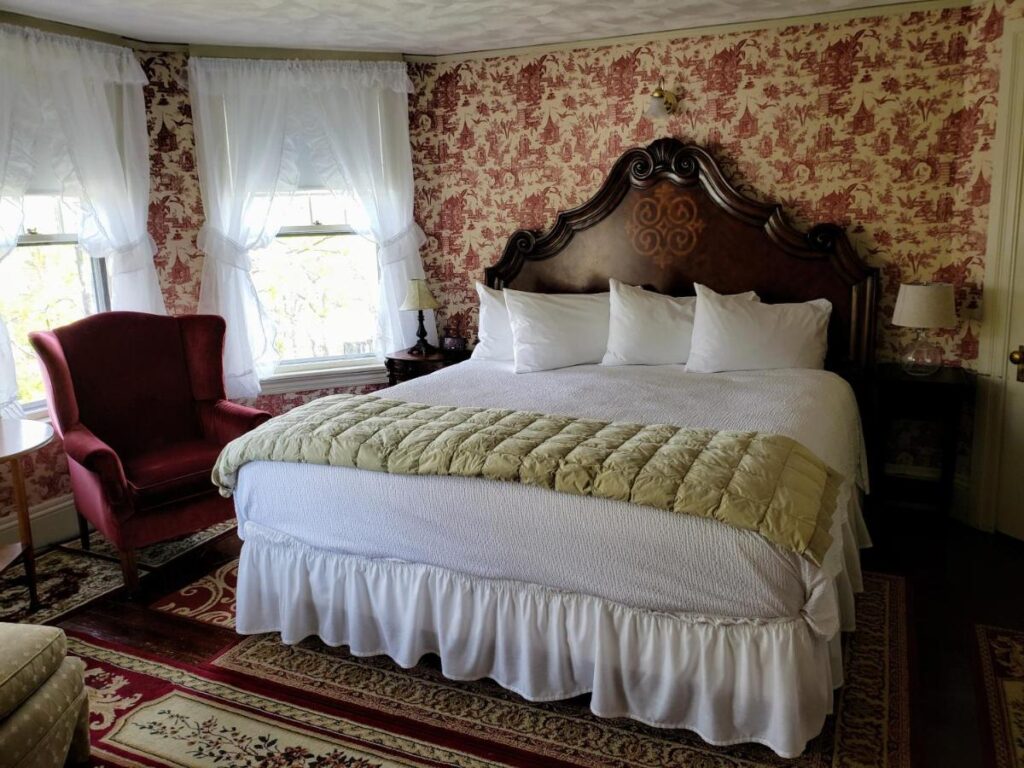 Moseley Cottage Inn and The Town Motel - Image 2