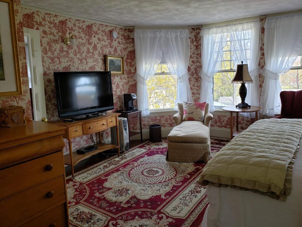 Moseley Cottage Inn and The Town Motel - Image 3