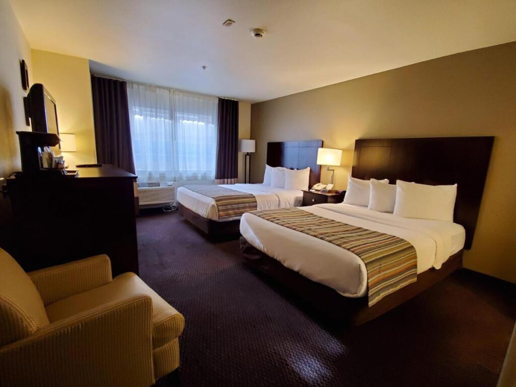 Country Inn & Suites by Radisson, Bend, OR - Image 4