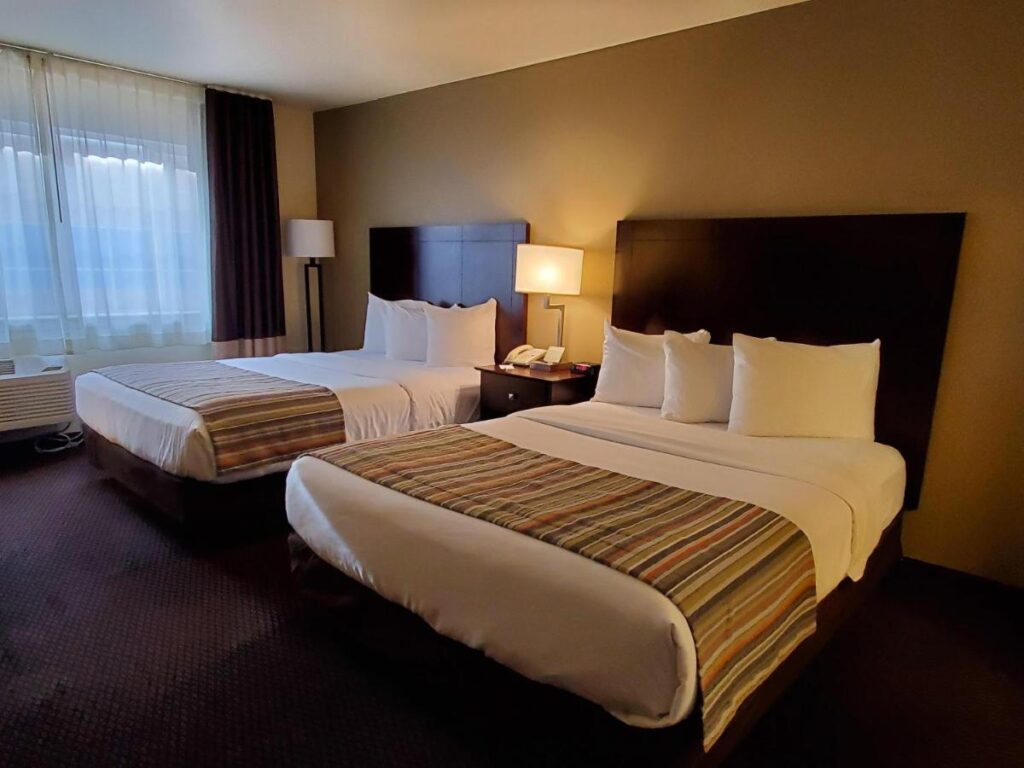 Country Inn & Suites by Radisson, Bend, OR - Image 5
