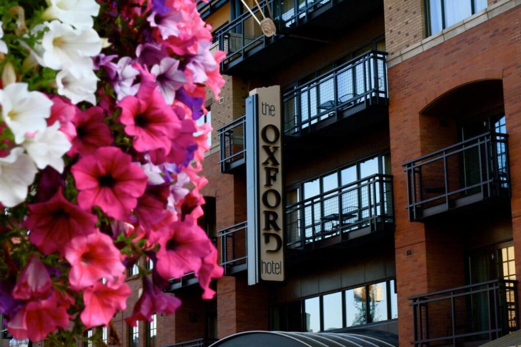 Oxford Hotel Bend - Image 1