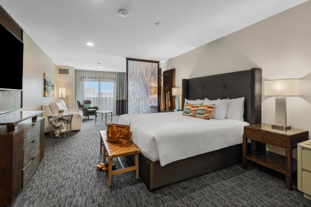 Oxford Hotel Bend - Image 6