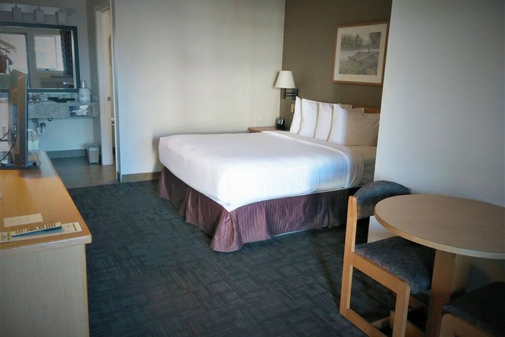 Sugarloaf Mountain Motel - Image 2