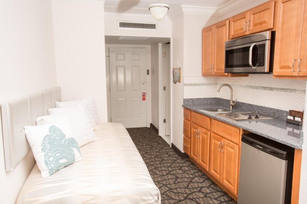 Periwinkle Inn - Image 4