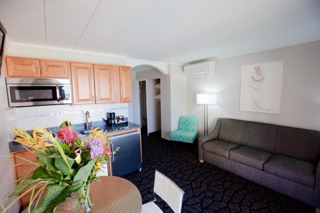 Periwinkle Inn - Image 6