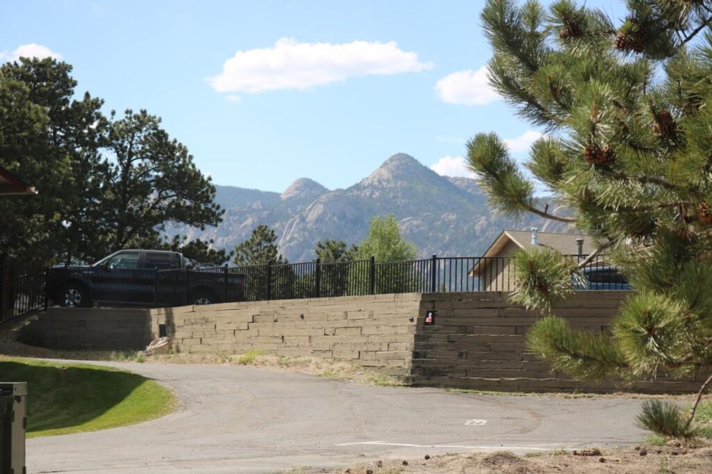 Columbine Inn - Image 1