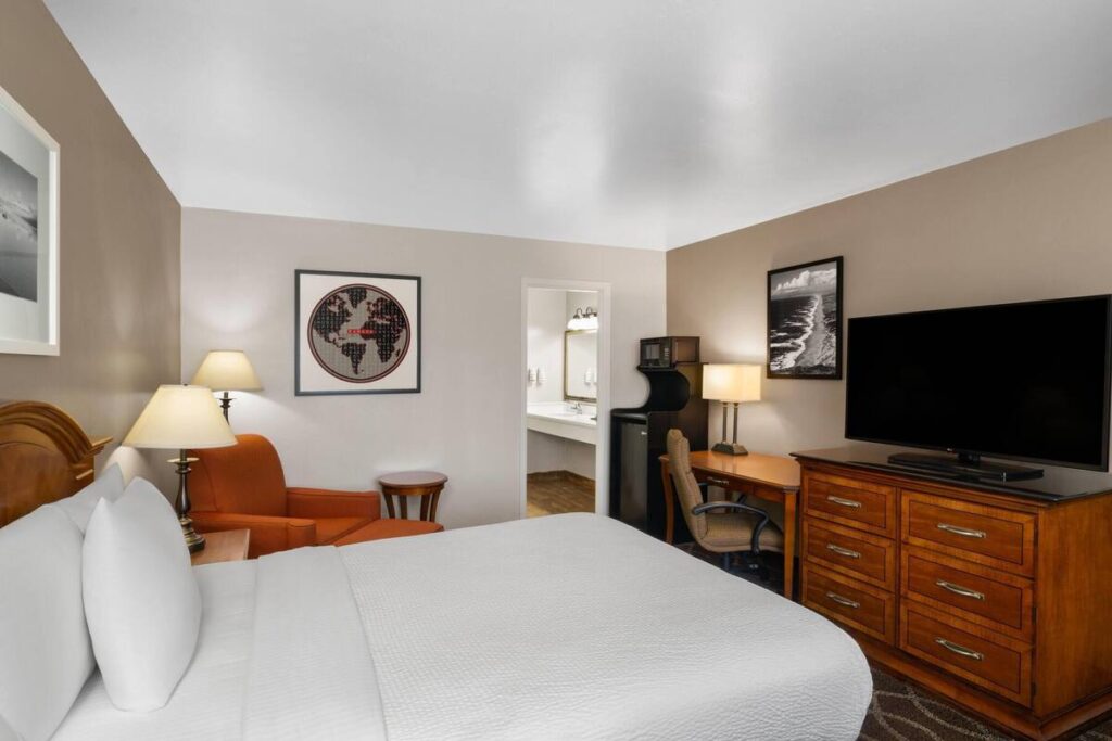 Ramada Bayside Inn & Suites Eureka - Image 4