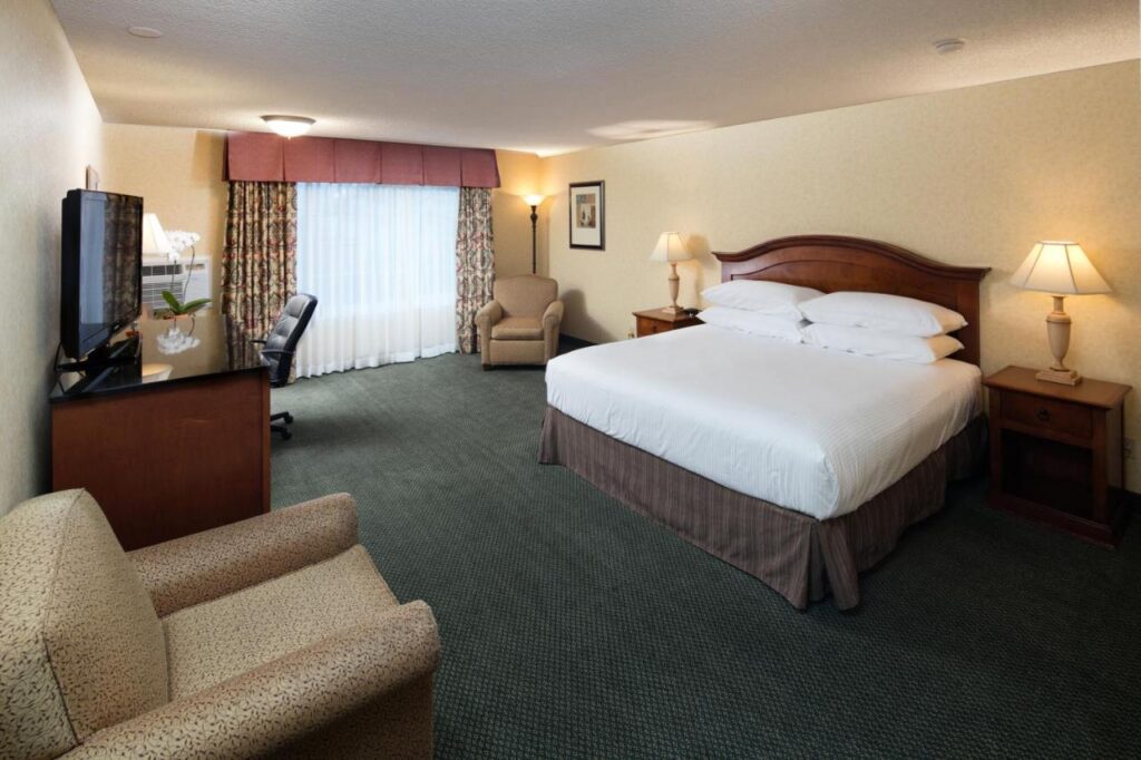 Red Lion Hotel Eureka - Image 4