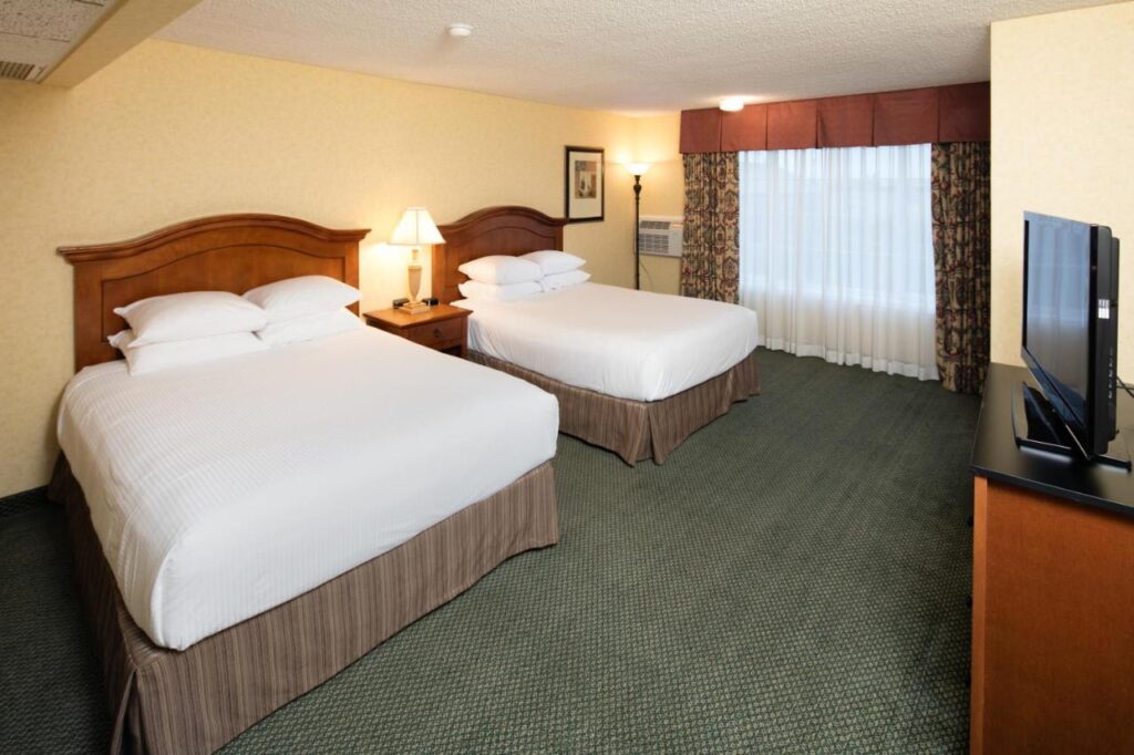 Red Lion Hotel Eureka - Image 6