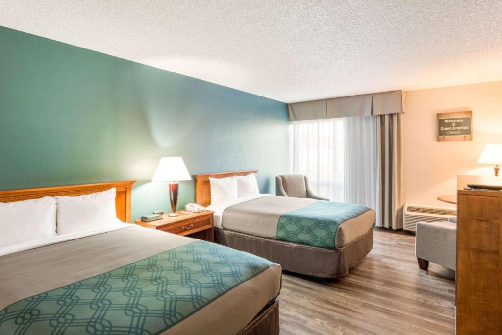 Econo Lodge Grand Junction North - Image 2