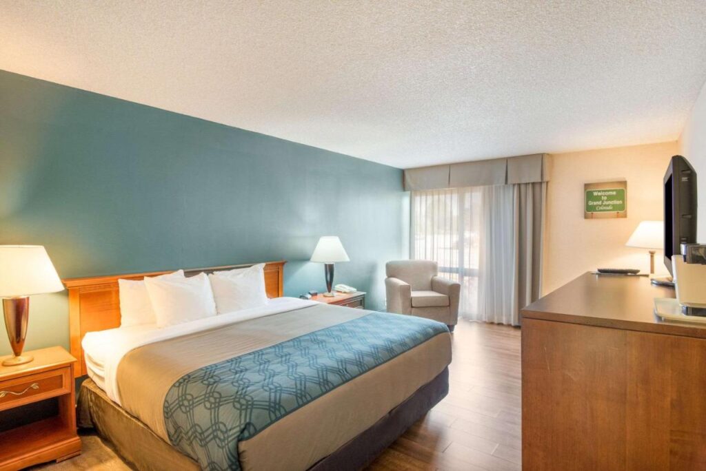 Econo Lodge Grand Junction North - Image 4