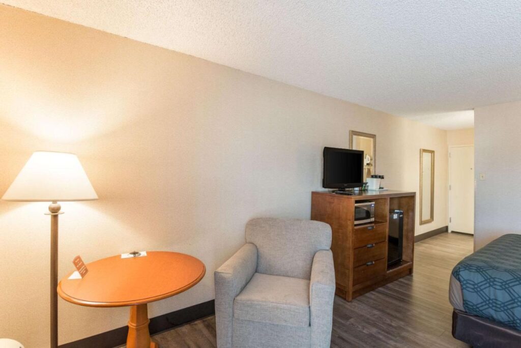 Econo Lodge Grand Junction North - Image 5