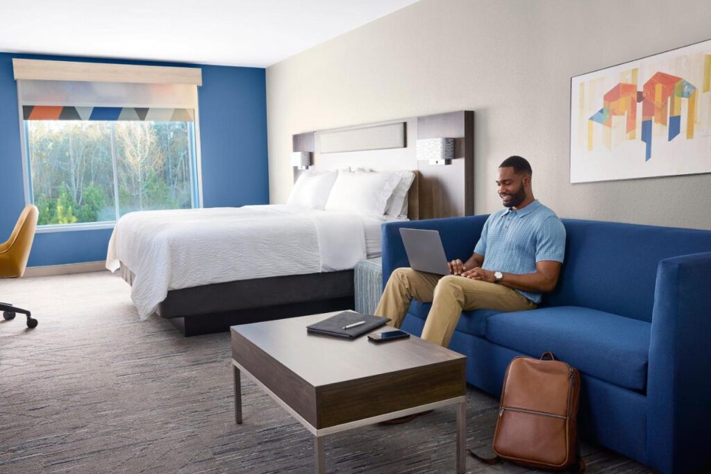 Holiday Inn Express & Suites DFW Airport Southwest - Euless by IHG - Image 6