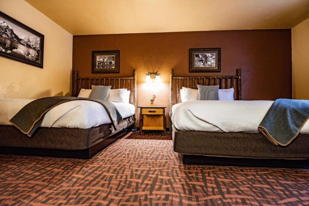 Elk Country Inn - Image 2