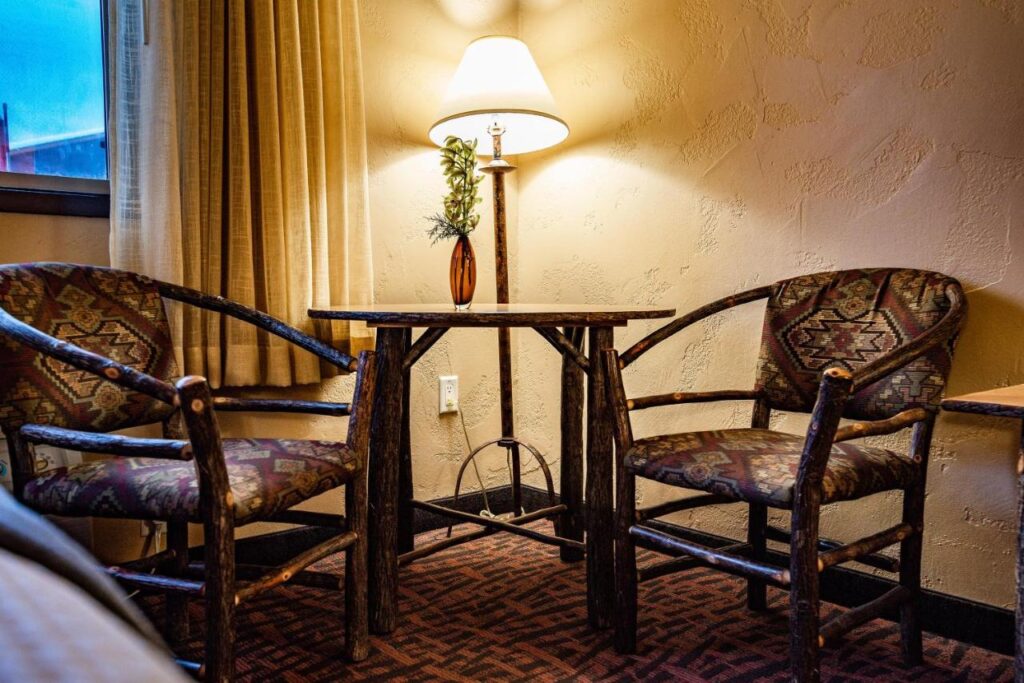 Elk Country Inn - Image 4