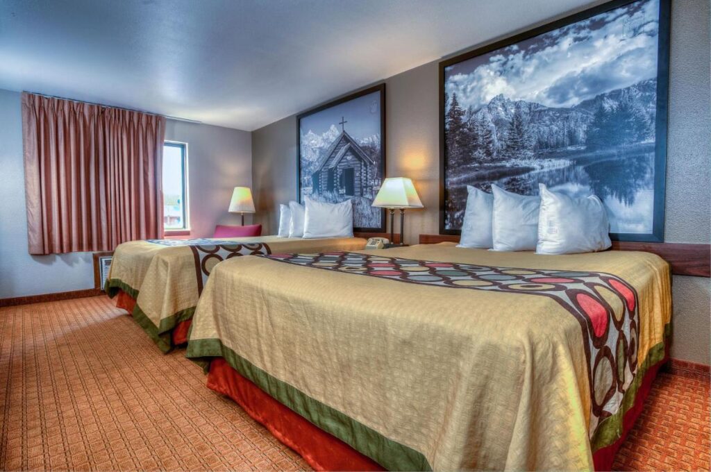 Super 8 by Wyndham Jackson Hole - Image 2