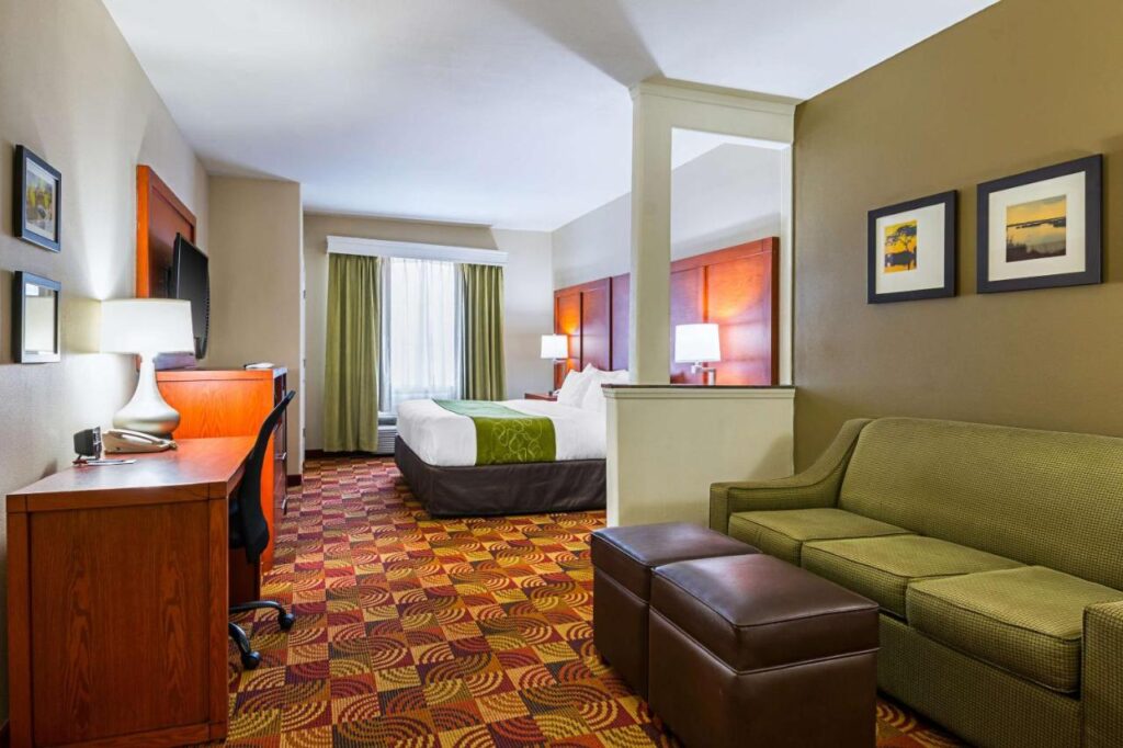 Comfort Suites Lake Charles - Image 4