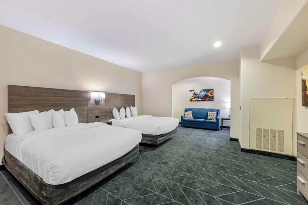 Best Western Lubbock West Inn & Suites - Image 4