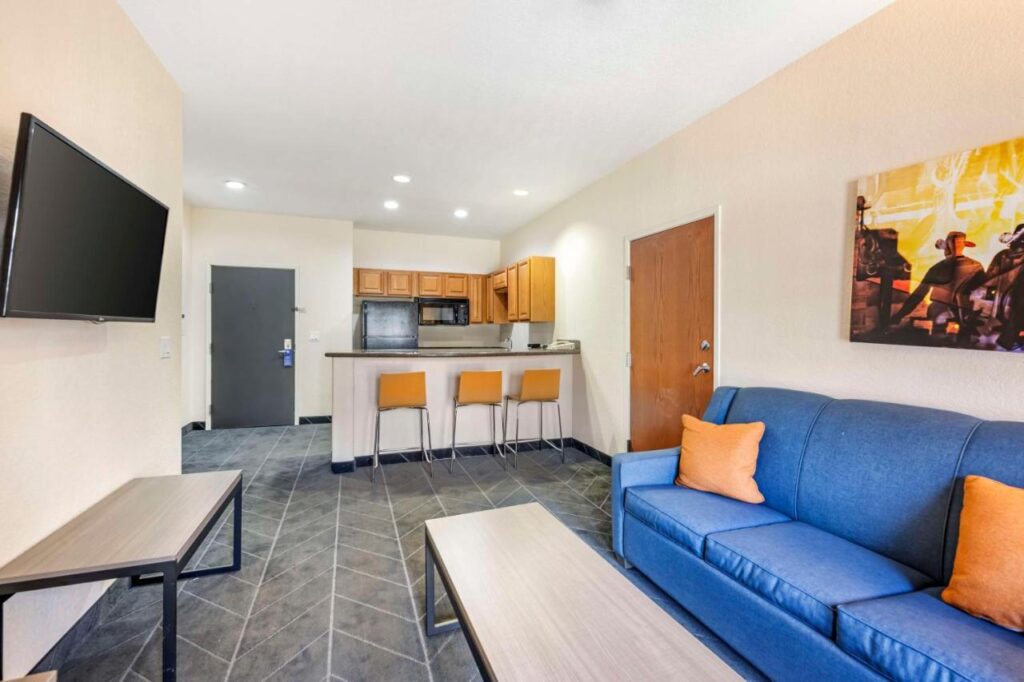 Best Western Lubbock West Inn & Suites - Image 6