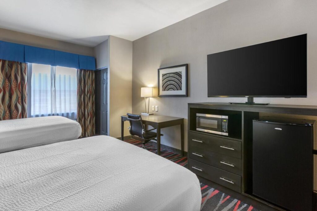 Best Western Plus Tech Medical Center Inn - Image 4