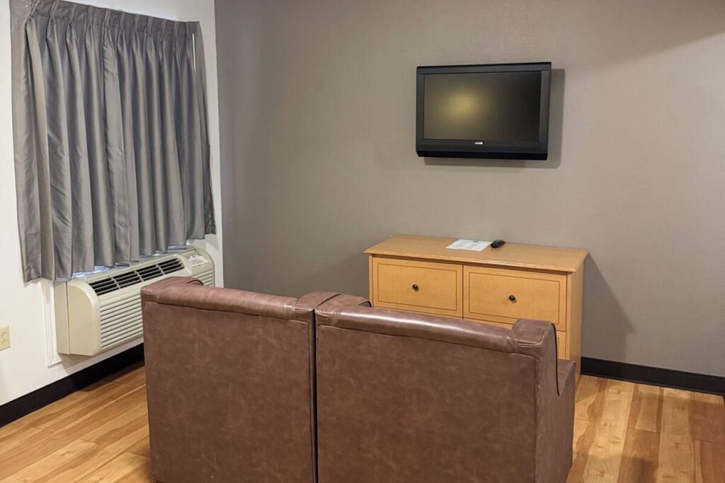 Blue Bonnet Suites -Lubbock, TX - Medical Center - Image 2