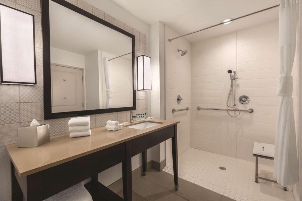 Country Inn & Suites by Radisson, Lubbock Southwest, TX - Image 4