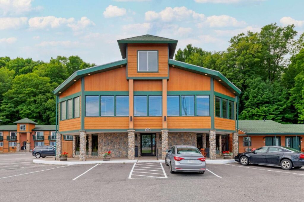 Econo Lodge Lakeview - Image 1