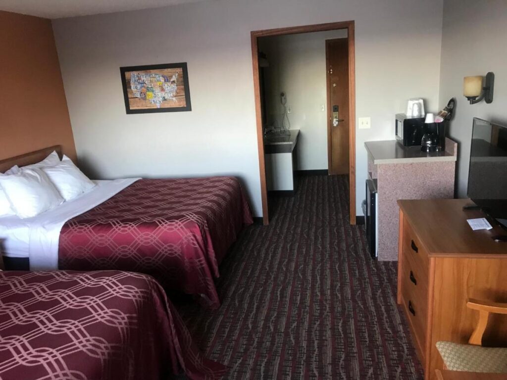 Econo Lodge Lakeview - Image 6