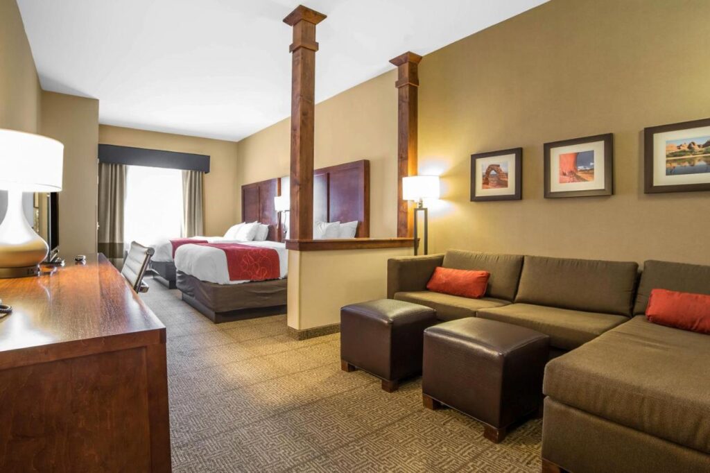 Comfort Suites Moab near Arches National Park - Image 2