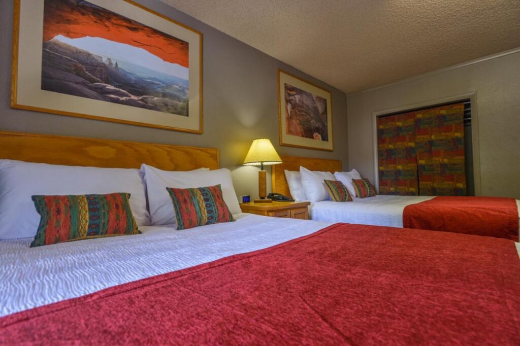 Rustic Inn - Image 2