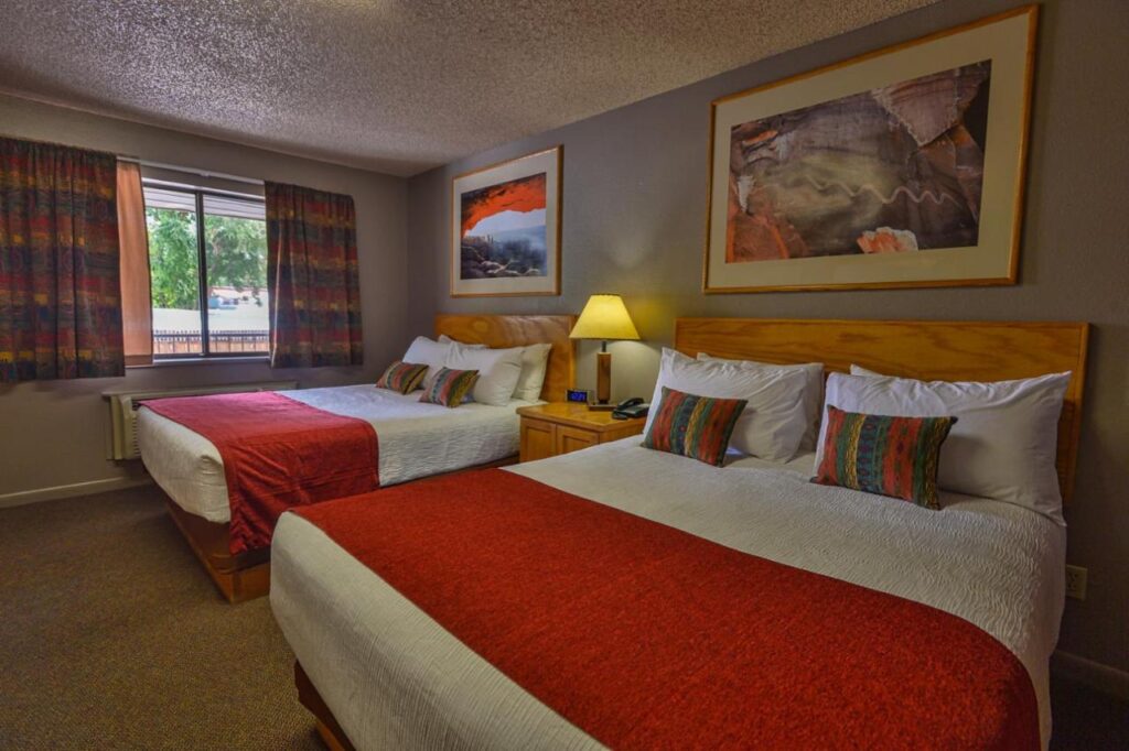 Rustic Inn - Image 3