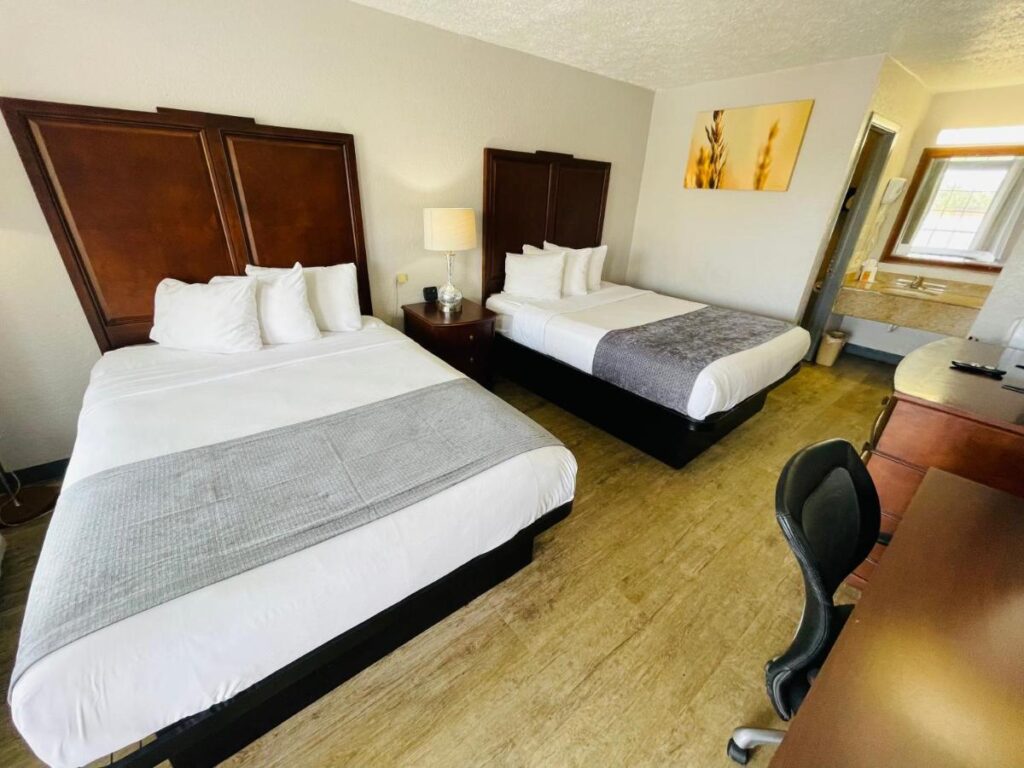 Days Inn by Wyndham Fort Walton Beach - Image 3