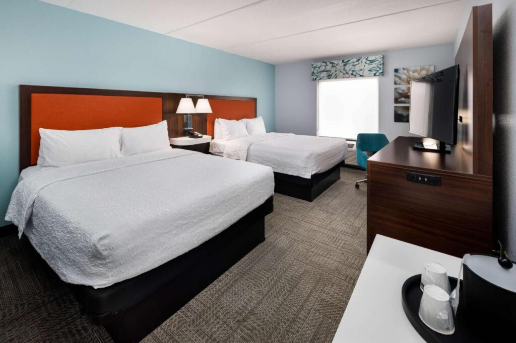 Hampton Inn & Suites Navarre - Image 4