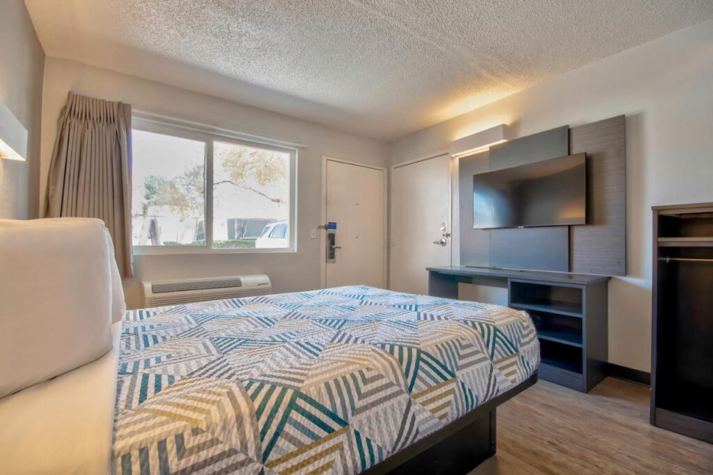Motel 6 Santa Fe - Image 2