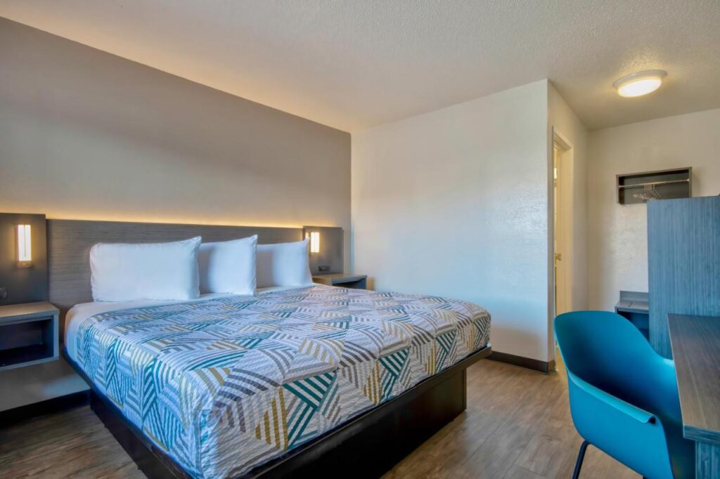 Motel 6 Santa Fe - Image 5