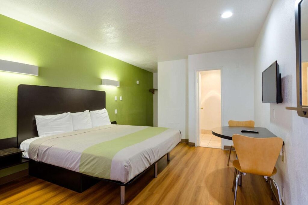 Motel 6-Santa Fe, NM - Downtown - Image 4