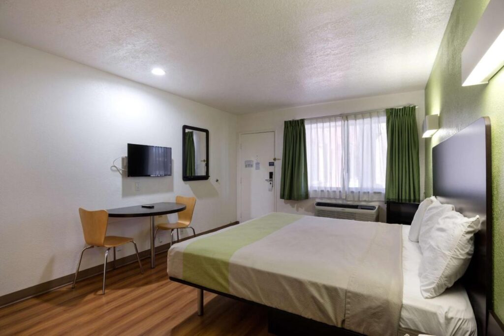 Motel 6-Santa Fe, NM - Downtown - Image 5